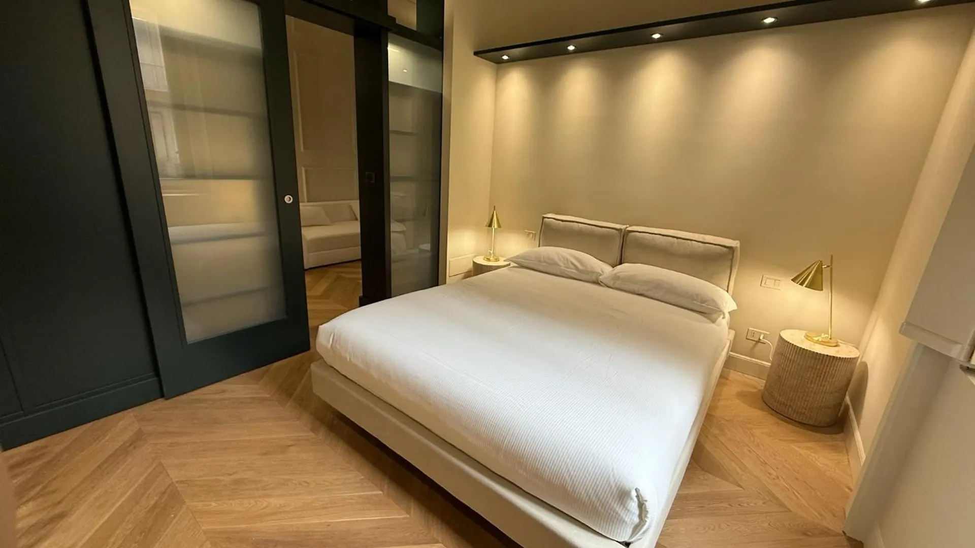 Lusso In Palazzo D'Epoca Apartment Milan 0*,  Italy