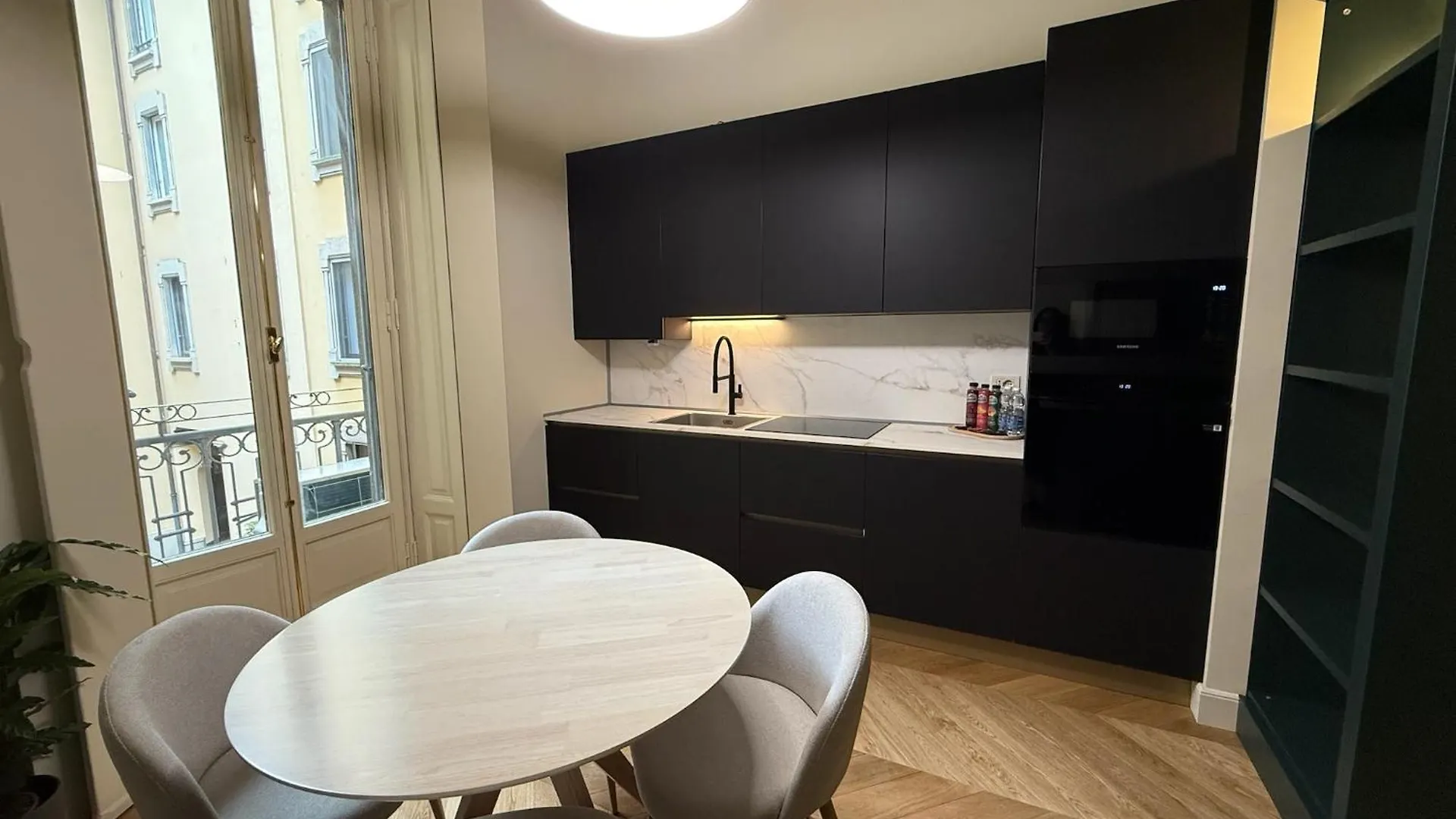 Ferienwohnung Lusso In Palazzo D'Epoca Mailand