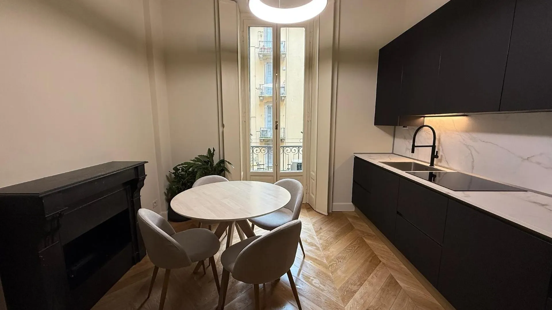 Ferienwohnung Lusso In Palazzo D'Epoca Mailand Italien